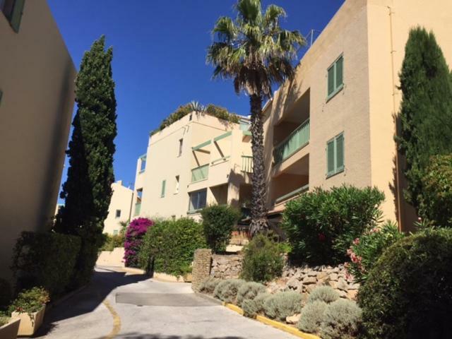 Sanary Apartment Exterior photo